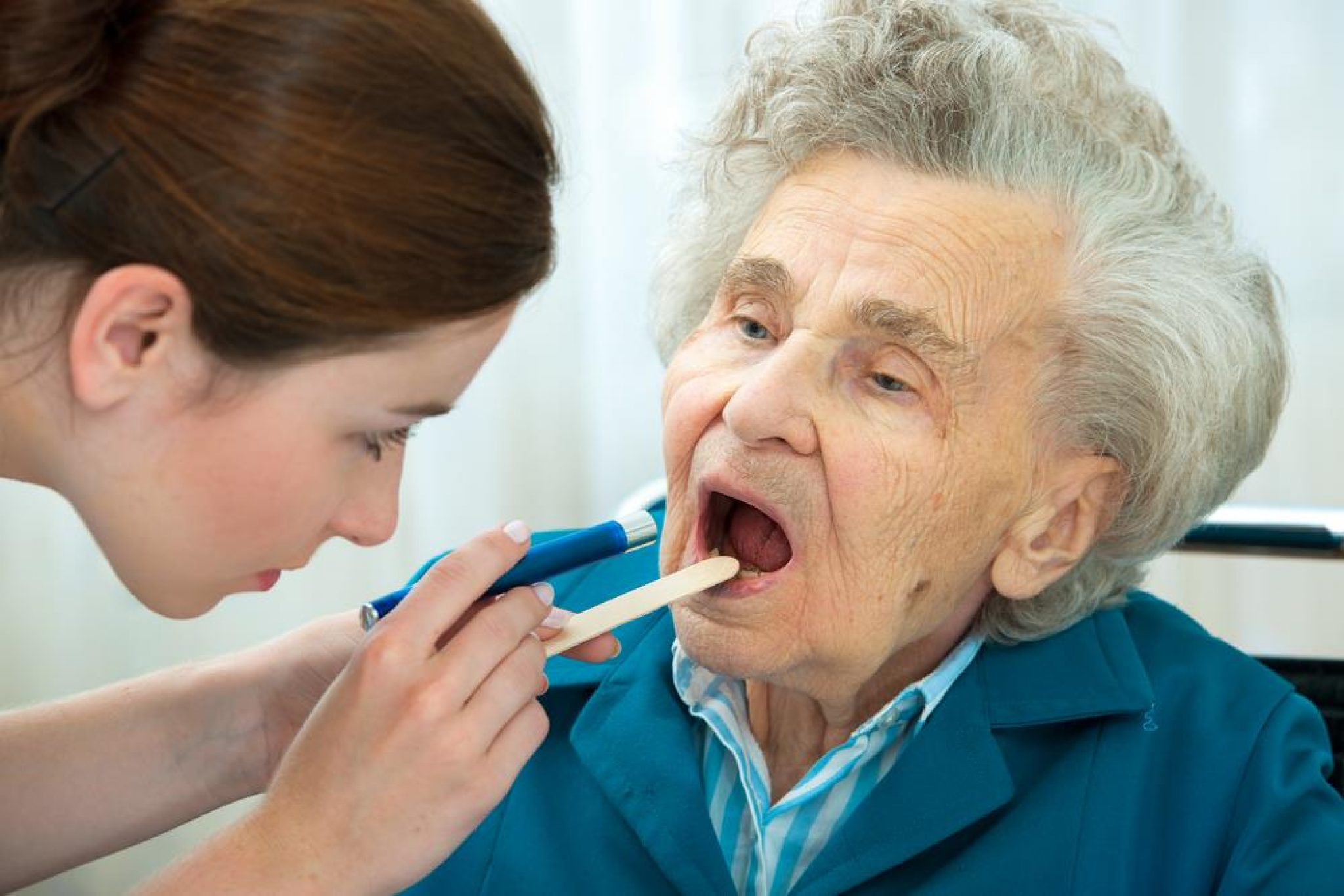 Сохнет рот причины у пожилых людей. Ротовая полость у пожилых. Слизистая полости рта у пожилых.